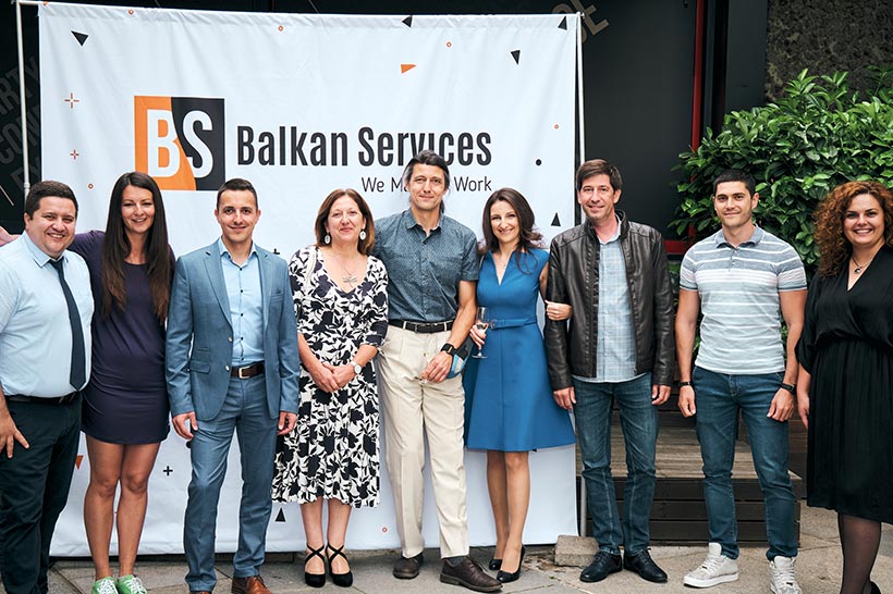 Посрещане на дългогодишни клиенти на празненство на Balkan Services - balkanservices.com