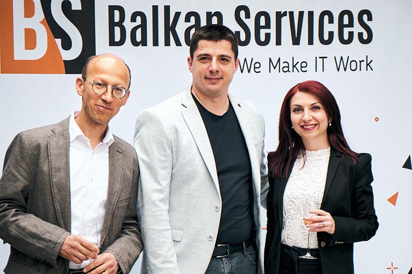 Посрещане на партньор, парти за рожден ден на Balkan Services - balkanservices.com