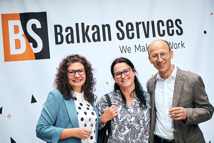 Приятели на Balkan Services, празненство за рожден ден - balkanservices.com