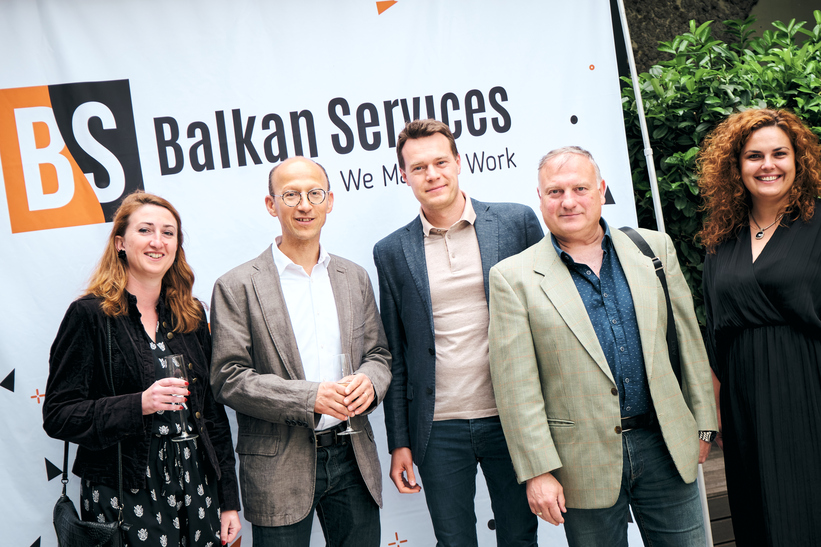 Посрещане на клиенти на рожден ден на Balkan Services - balkanservices.com